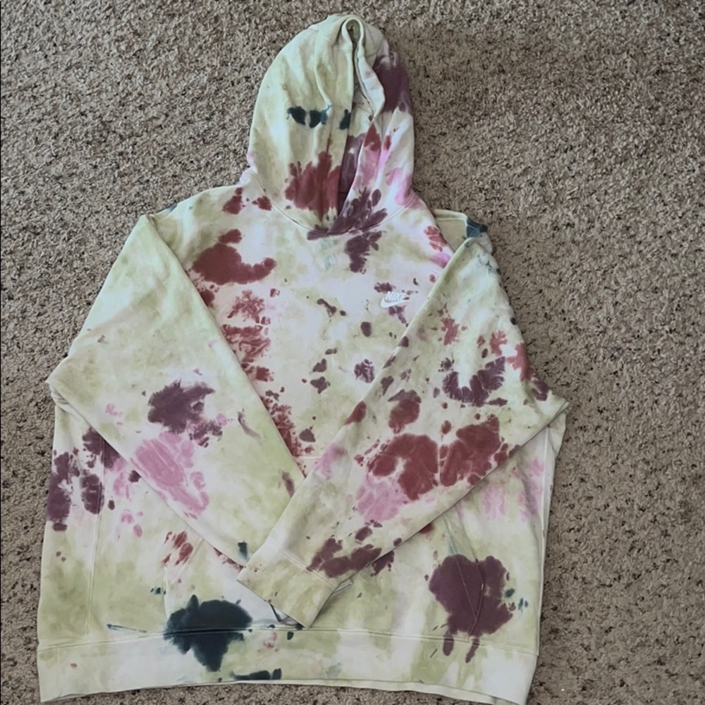 Women’s Nike Pullover